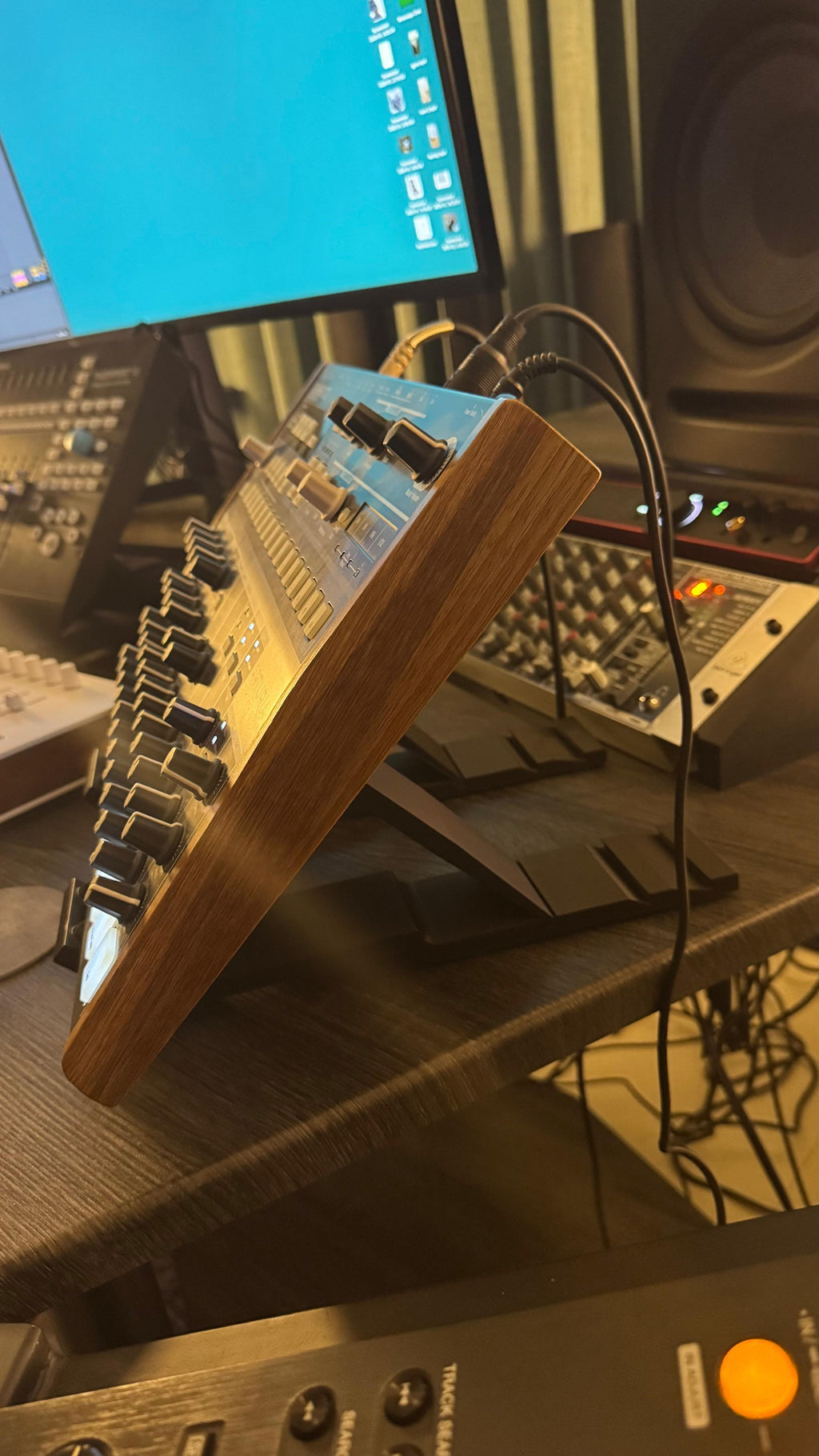 Elevate 2 Bundle (2 pairs of AS-6 Stands)